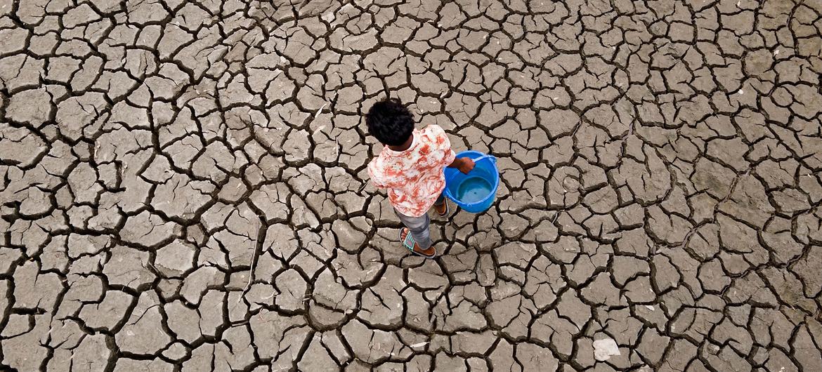 Un enfant sur trois est exposé à de graves pénuries d’eau, alerte l'UNICEF